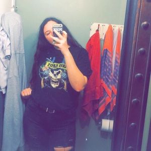 Meet your Posher, Chloe